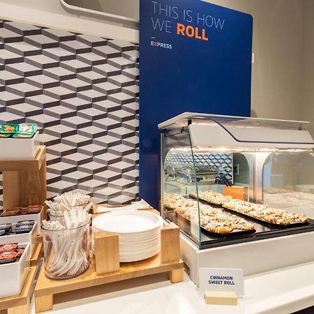 Holiday Inn Express Asheville Woodfin By Ihg エクステリア 写真